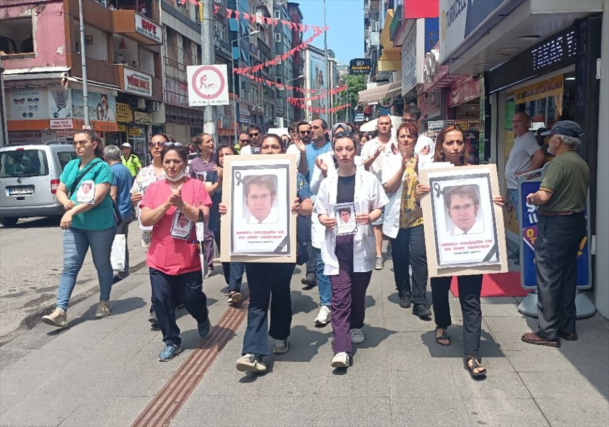 Sakarya ve Zonguldak'ta doktorlardan meslektaşları Karakaya'nın öldürülmesine tepki