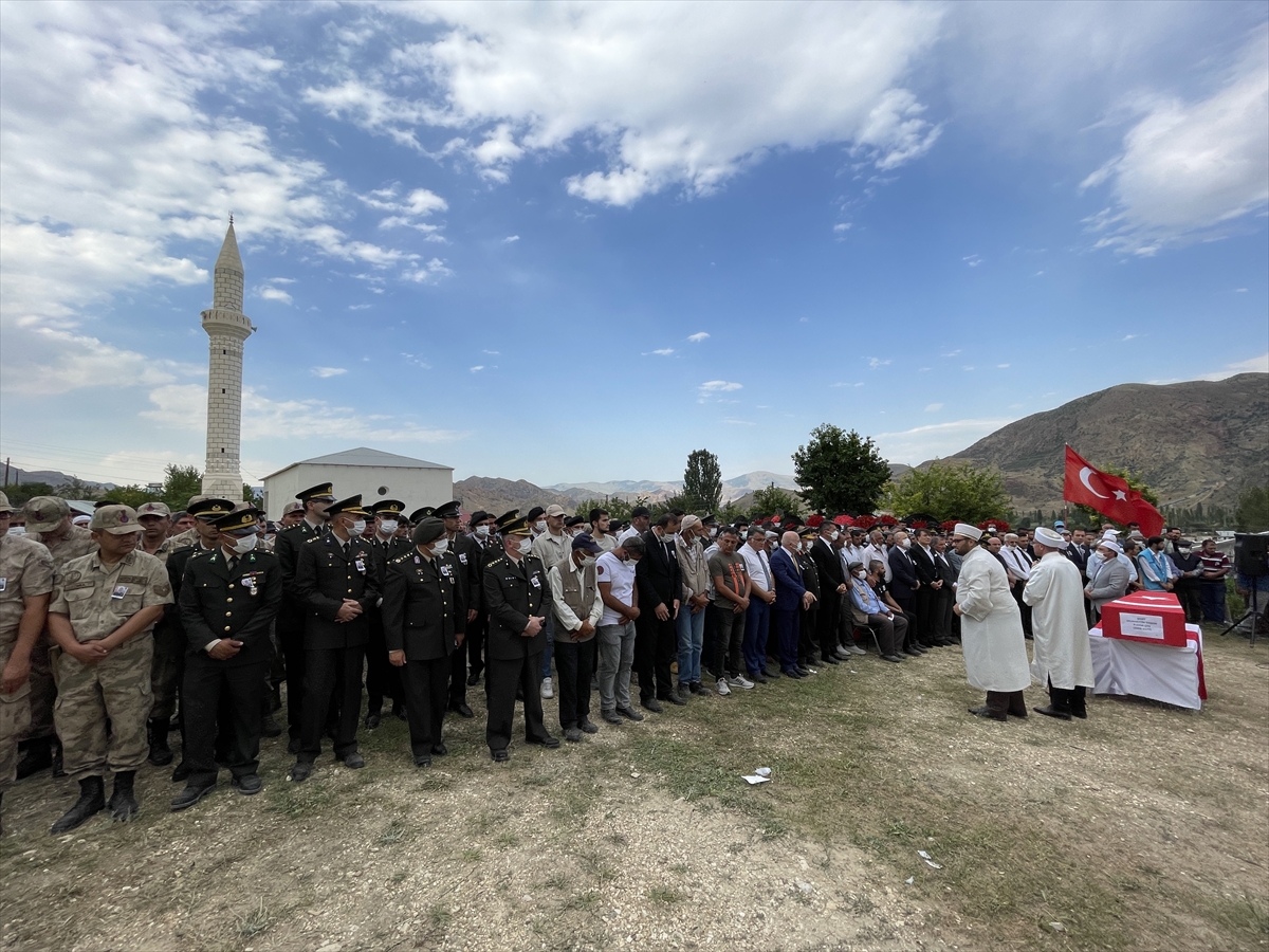 Şehit Piyade Uzman Çavuş Selahattin Taşkın, Son yolculuğuna uğurlandı!