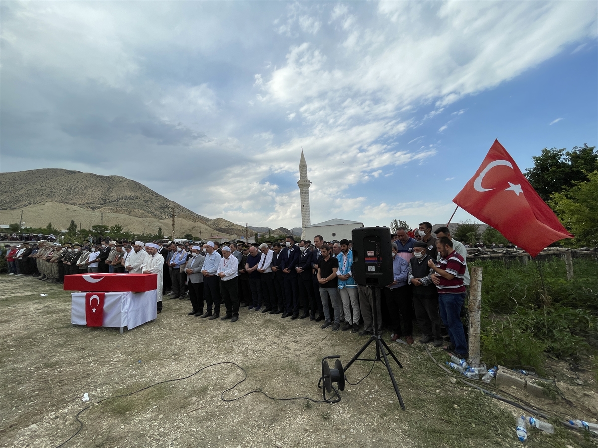 Şehit Piyade Uzman Çavuş Selahattin Taşkın, Son yolculuğuna uğurlandı!