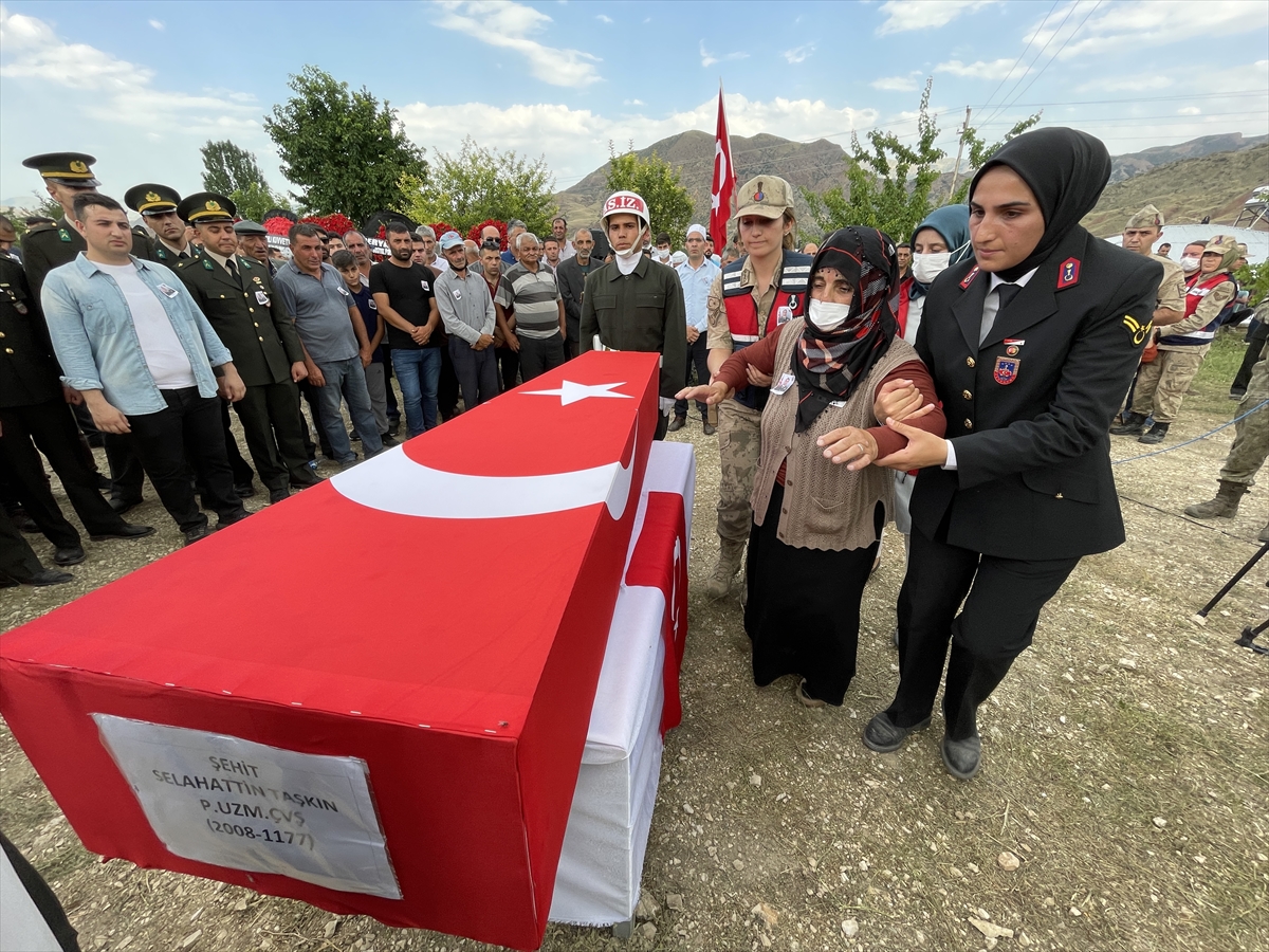 Şehit Piyade Uzman Çavuş Selahattin Taşkın, Son yolculuğuna uğurlandı!