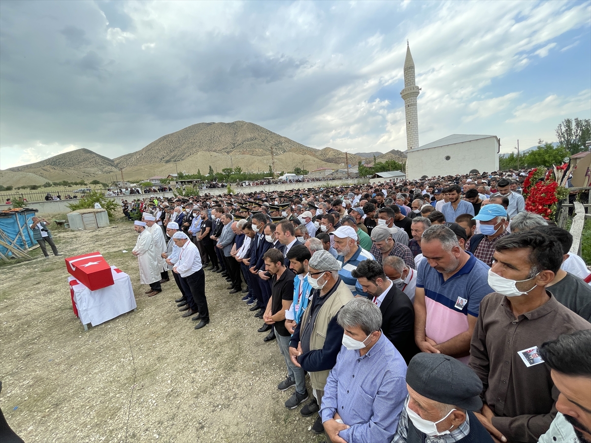 Şehit Piyade Uzman Çavuş Selahattin Taşkın, Son yolculuğuna uğurlandı!