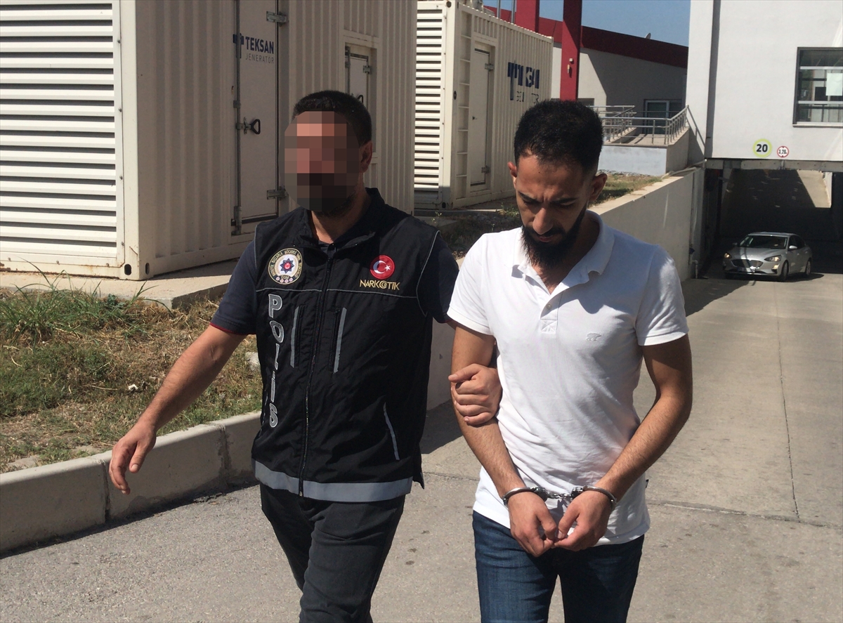 Adana'da Yolcu Otobüsünden 23 Kilo Esrar Çıktı!