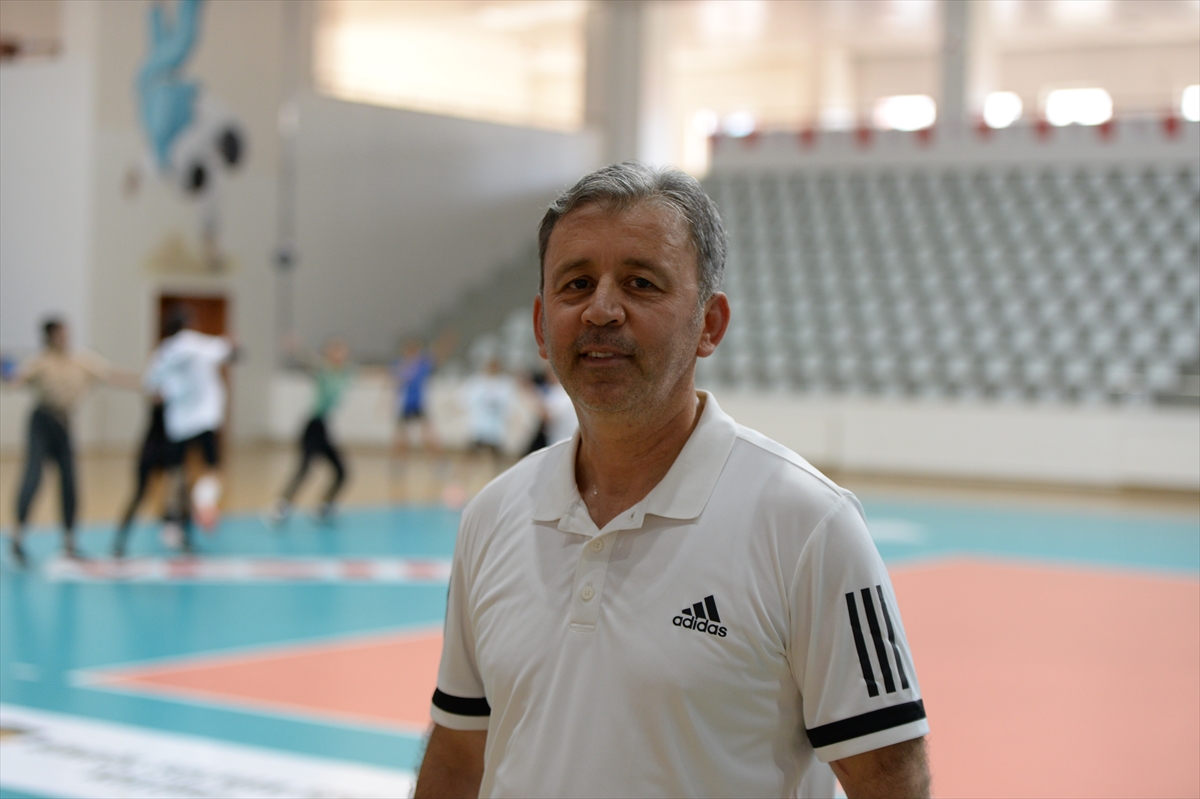 Bingöllü Kız Sporcuların Hedefi Hentbolda Ay-Yıldızlı Forma