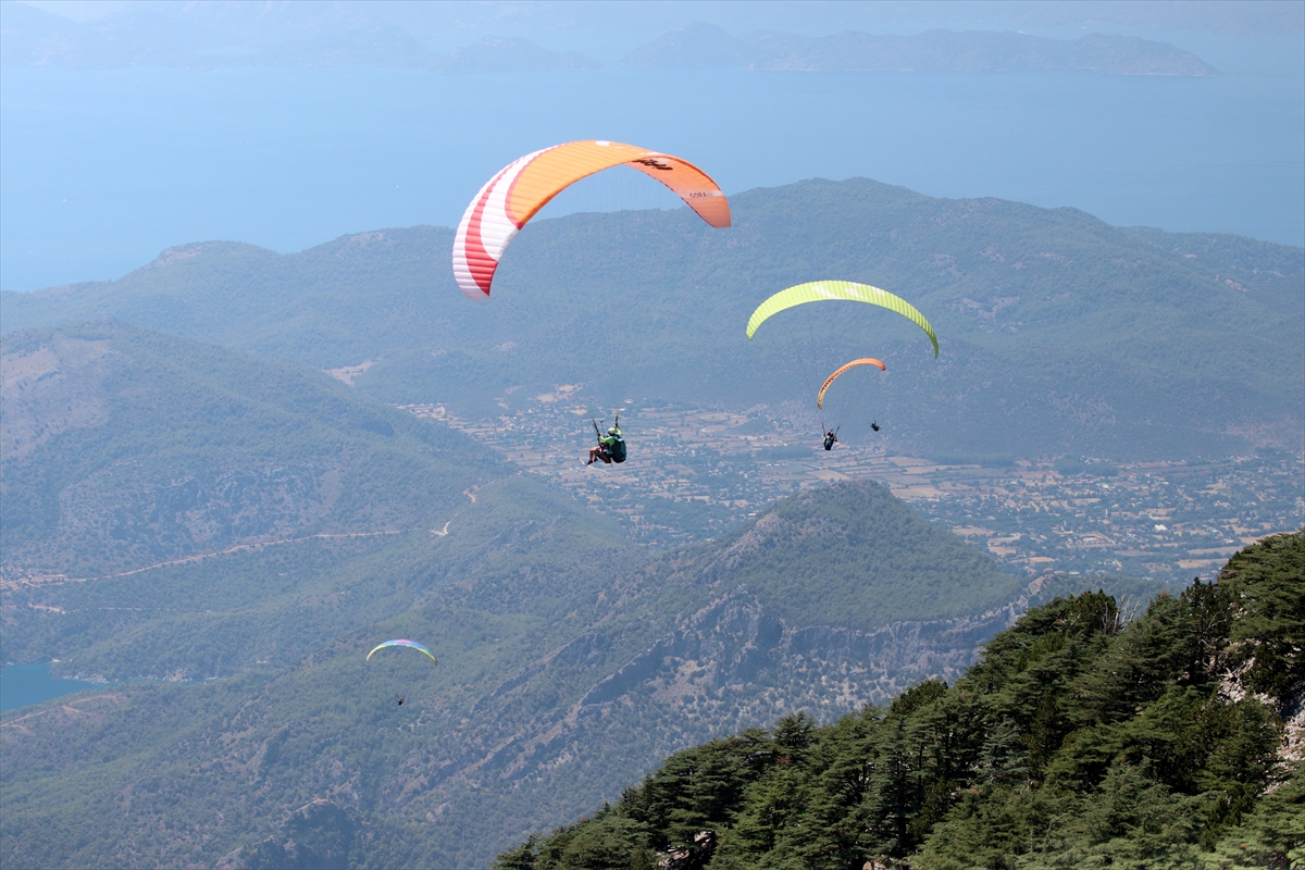 Babadağ'dan Yılın Başından Beri 54 Yamaç Paraşütü Yapıldı