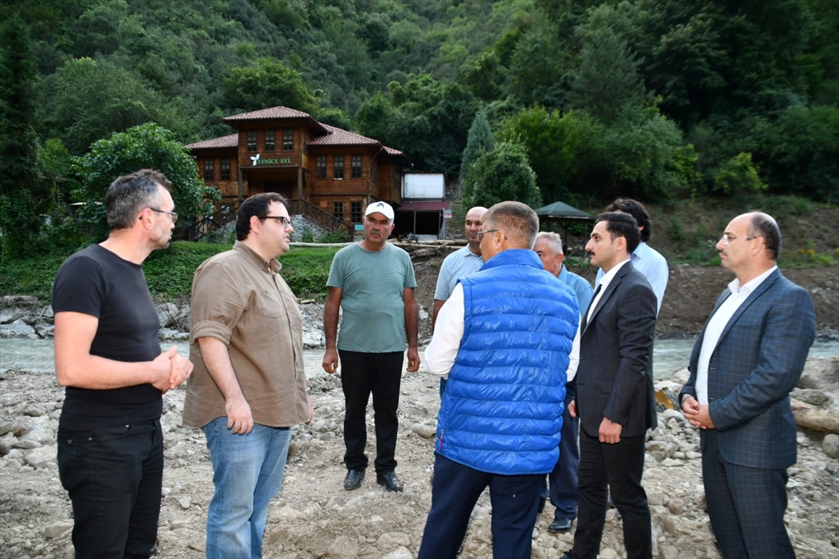 Karabük'te Selde Zarar Gören Köy Yolları Onarılıyor