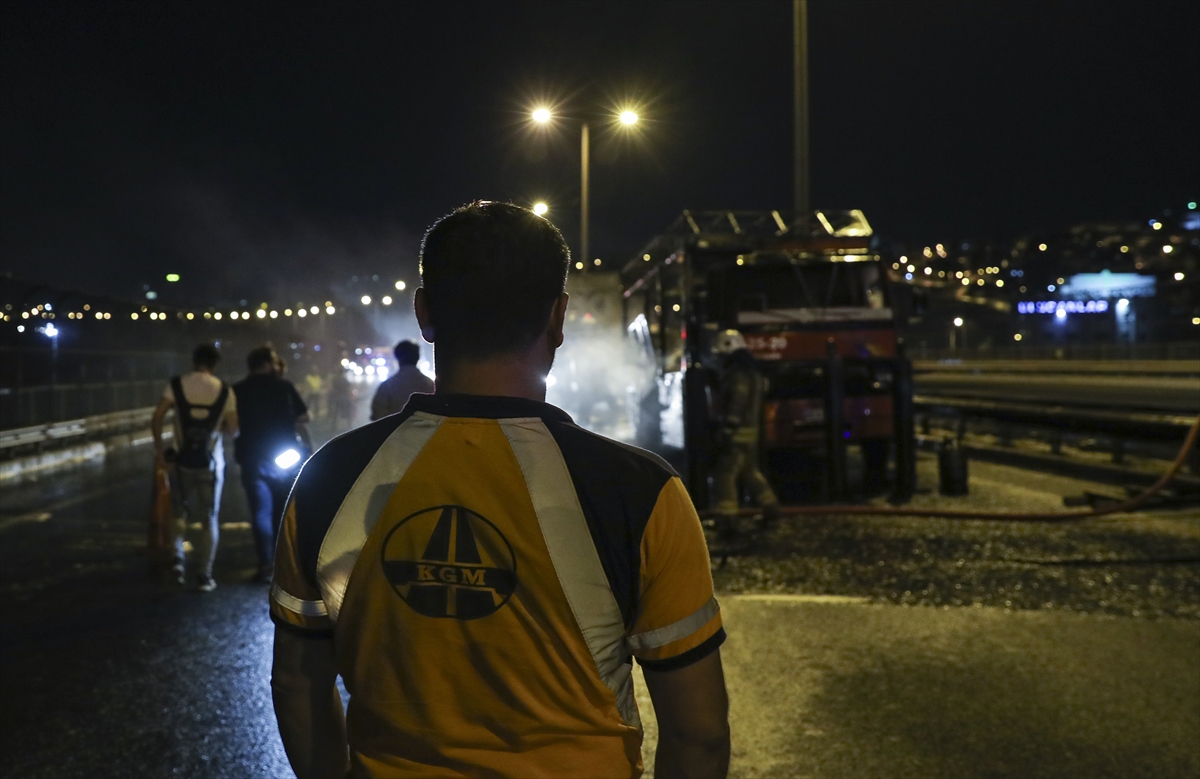 Oksijen Yüklü Kamyon Alev Aldı