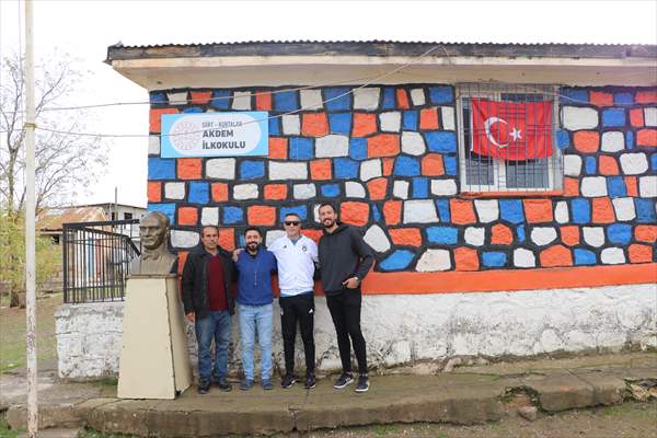 Beşiktaş Kulübü, Siirt'teki Köy Okulu Öğrencilerine Giyim Yardımı Yaptı 