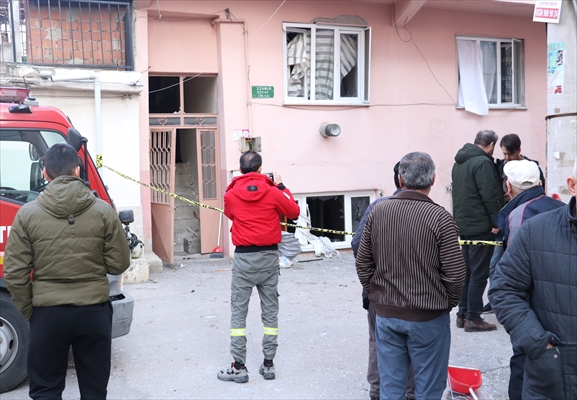 Bursa'da Patlama Sonrası Yangın Çıkan Evdeki Bir Kişi Yaralandı