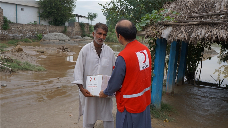 Türk Kızılay'ı, Pakistan'da Yardım Çalışmalarını Sürdürüyor